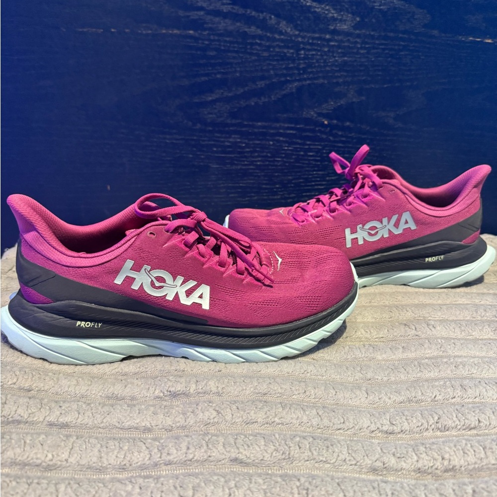 HOKA Women's Fuschia Black Running Shoes